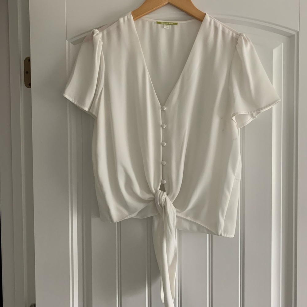 NWOT! Gianni Bini Tie Waist Blouse